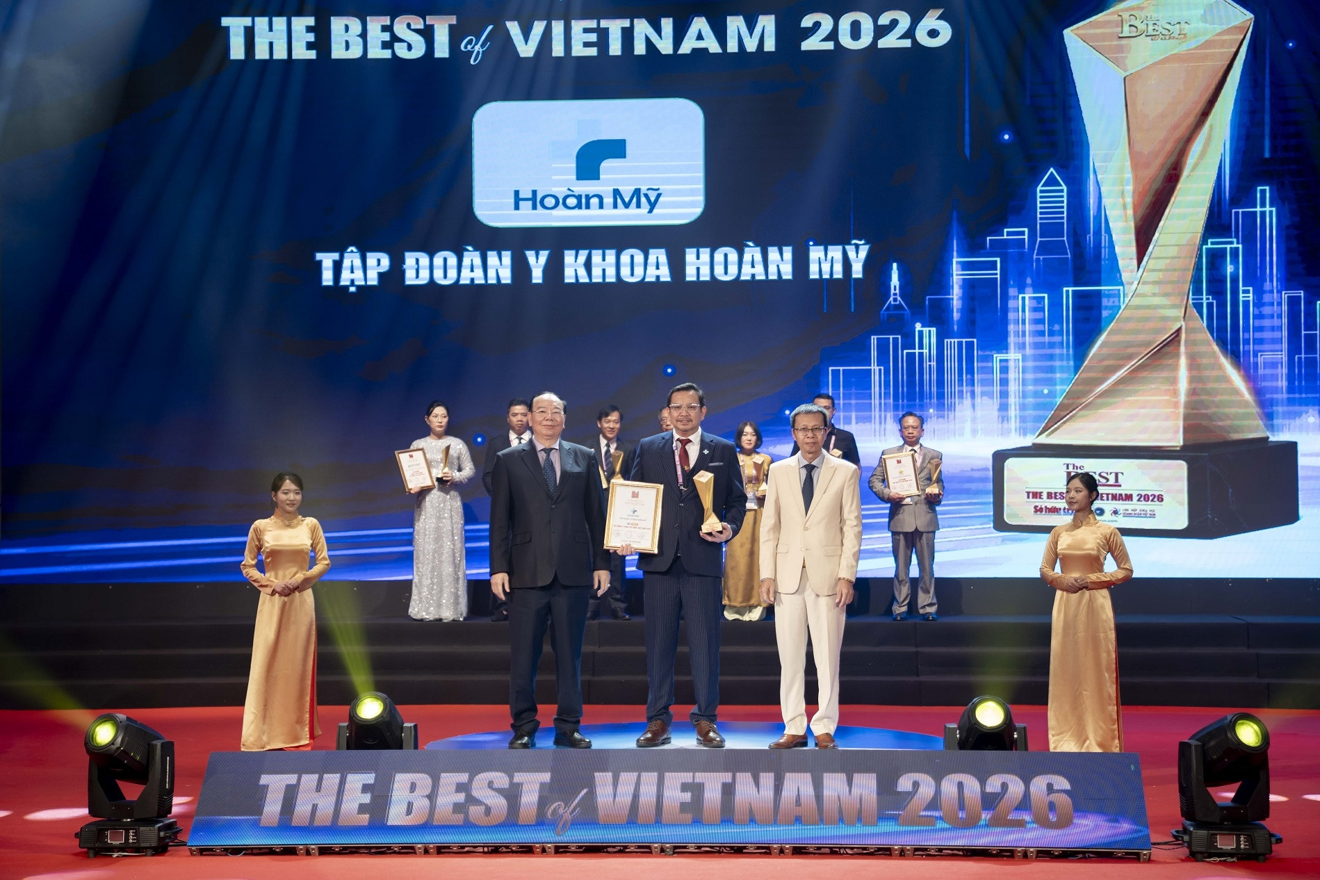 Tập đoàn Y khoa Hoàn Mỹ nhận danh hiệu ‘Hệ thống Y khoa tốt nhất Việt Nam 2026’