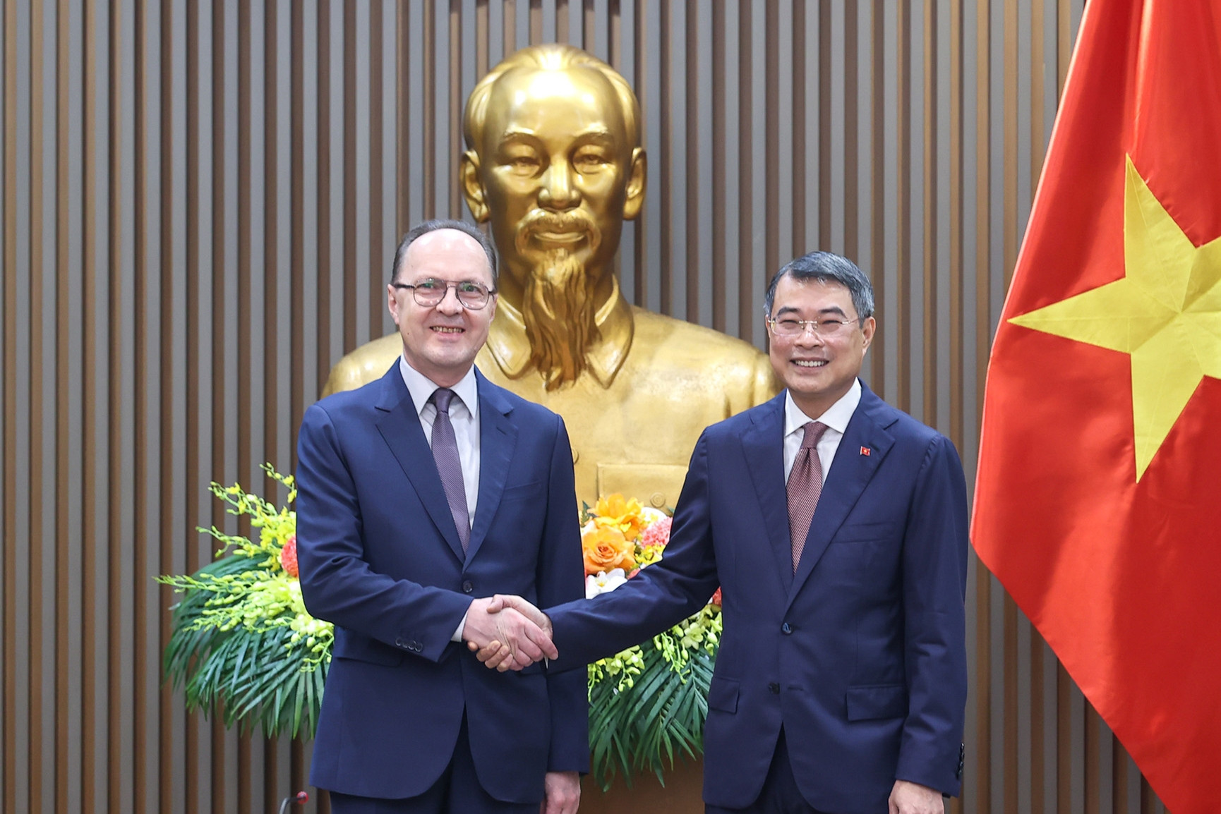 Thủ tướng Lê Minh Hưng tiếp Đại sứ Nga