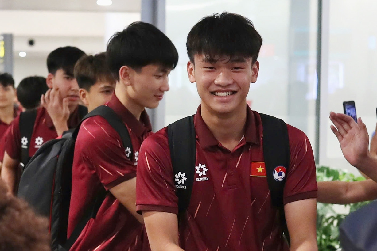 U17 Việt Nam rạng rỡ về nước sau chiến tích World Cup