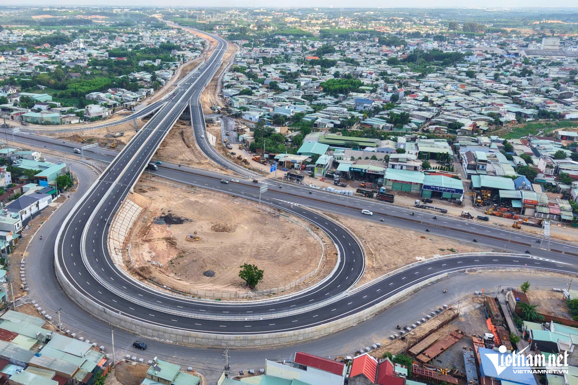 W-cao toc bien hoa vung tau 18.jpg