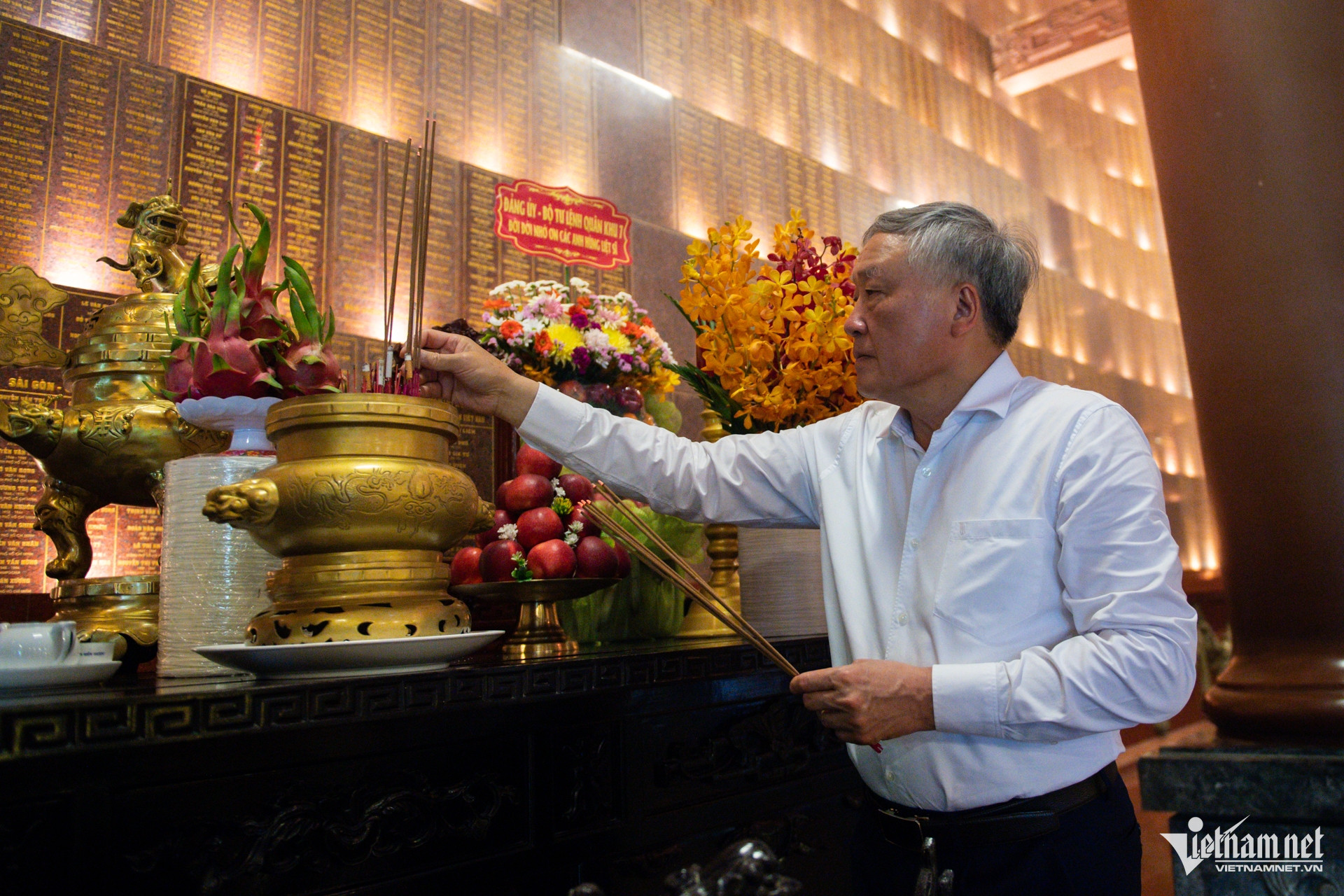W-nguyên lãnh đạo_ 2.jpg