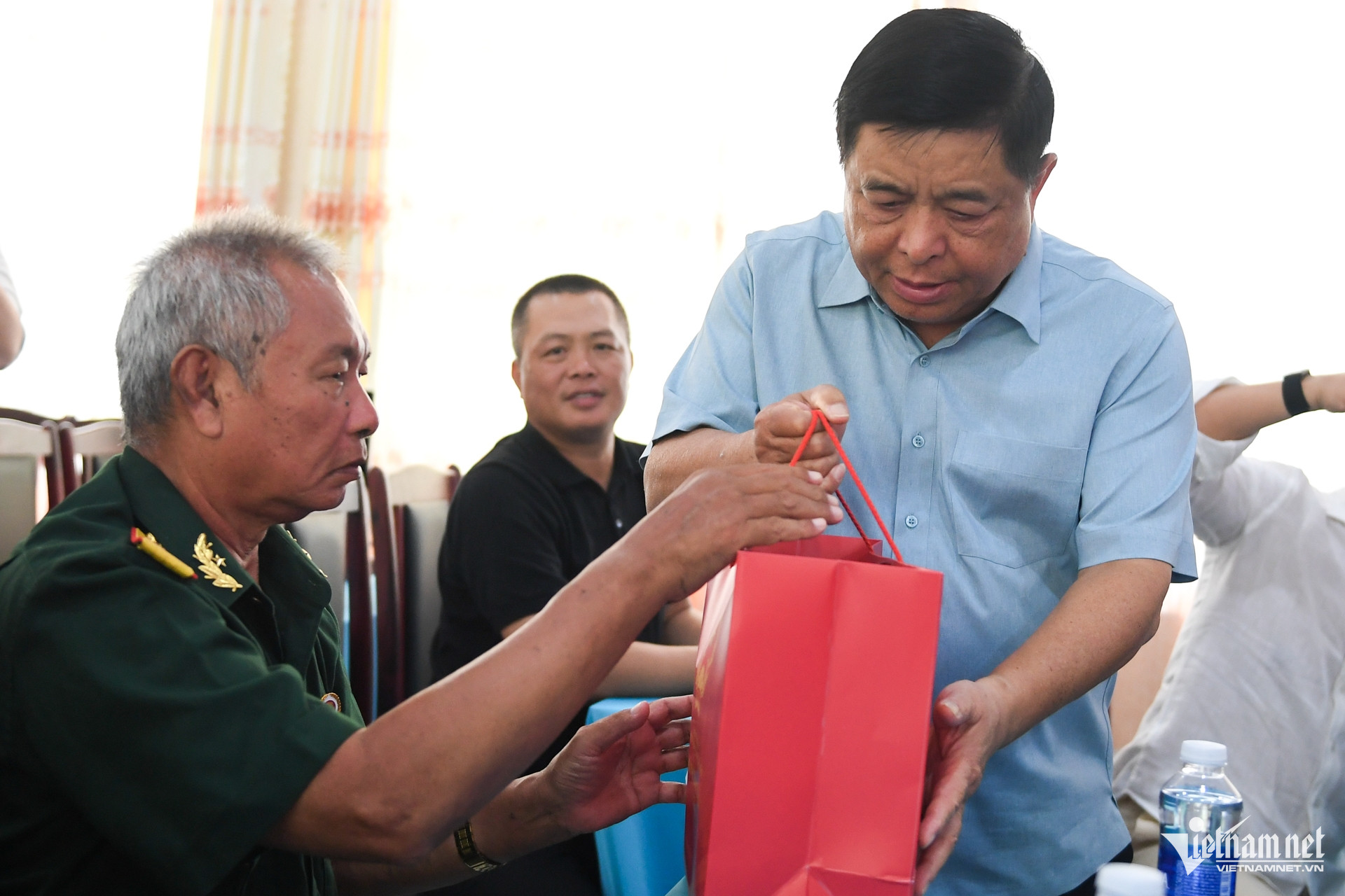 W-nguyên lãnh đạo 6.jpg