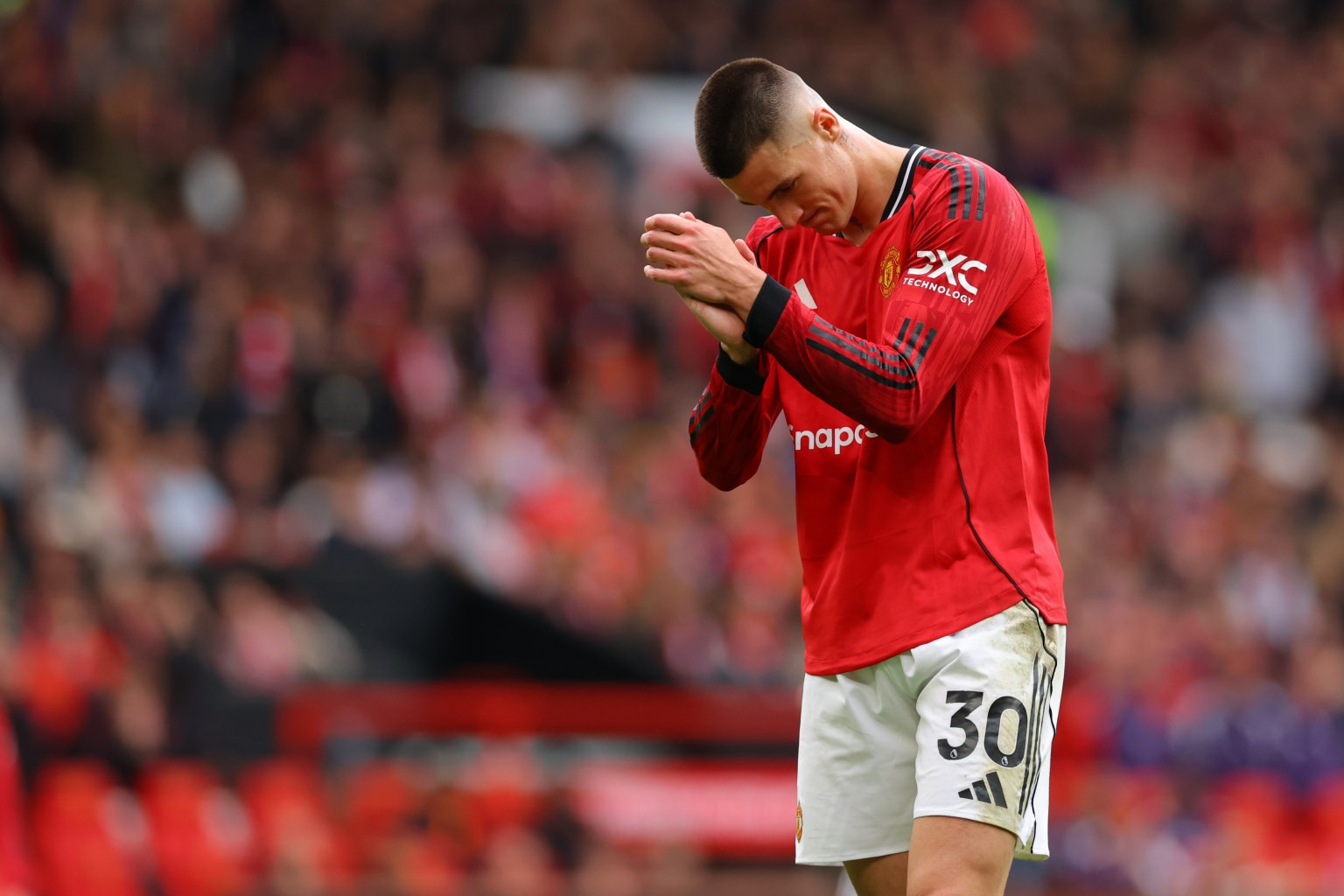 www_thesun_co_uk benjamin sesko manchester utd premier 1078617378 (2).jpg