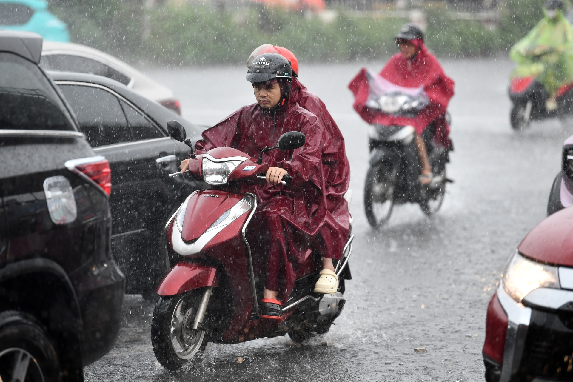 Dự báo thời tiết 20/5/2026: Miền Bắc mưa lớn xối xả, đâu là tâm điểm?