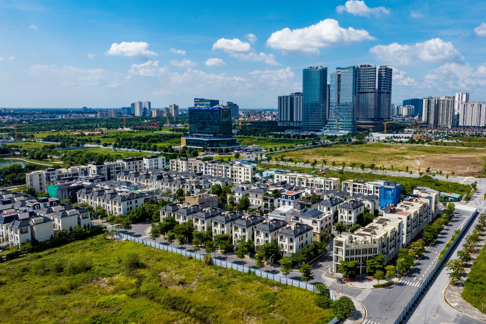 Hà Nội đề xuất tặng biệt thự, giảm 50% tiền mua nhà cho nhân lực chất lượng cao