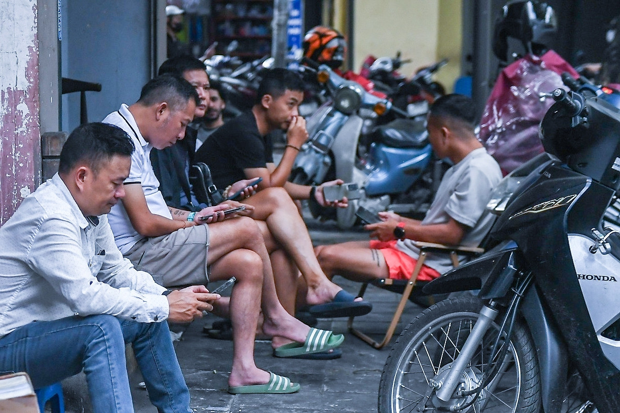 Hà Nội đứng trước bài toán khó khi tính cho thuê vỉa hè