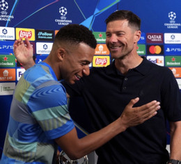 Mbappe Xabi Alonso FR.jpg