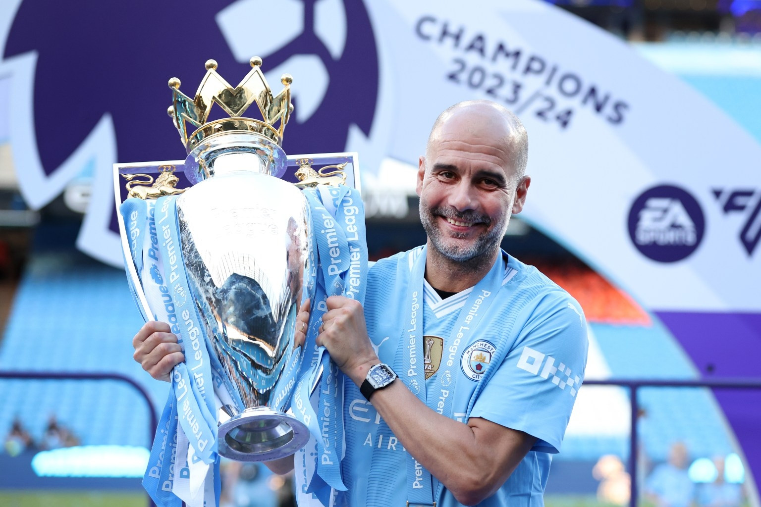 Pep Guardiola chia tay Man City sau vòng 38 Ngoại hạng Anh