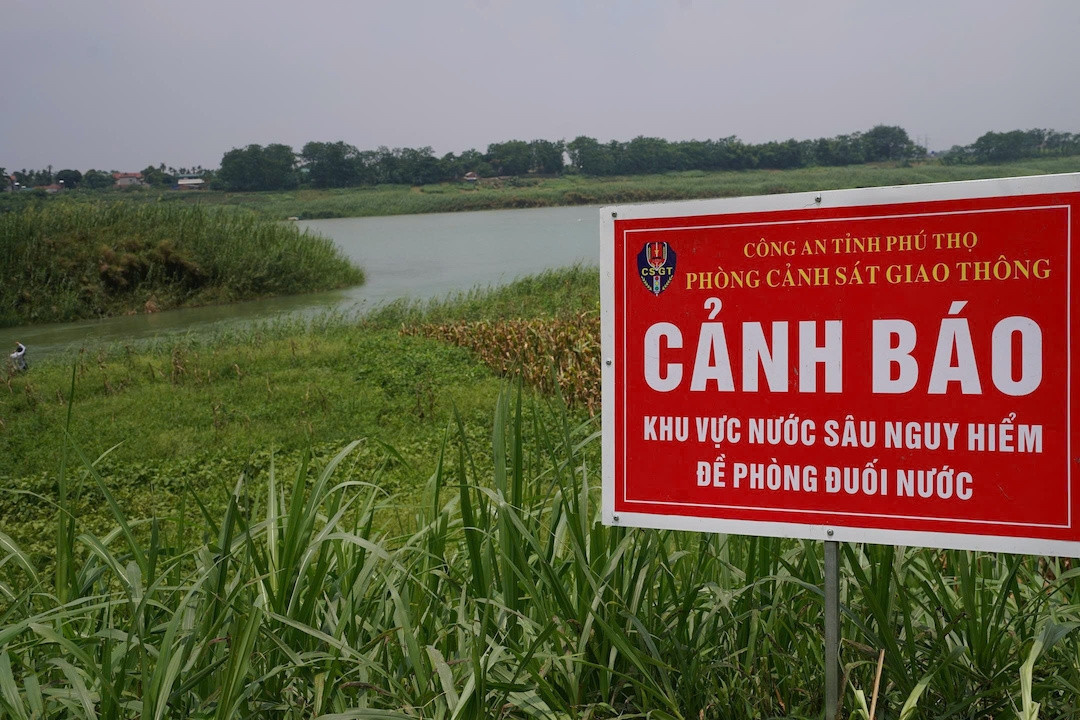 Phó chủ tịch xã: Nơi 5 học sinh tử vong có nhiều hố sâu từ khai thác cát để lại