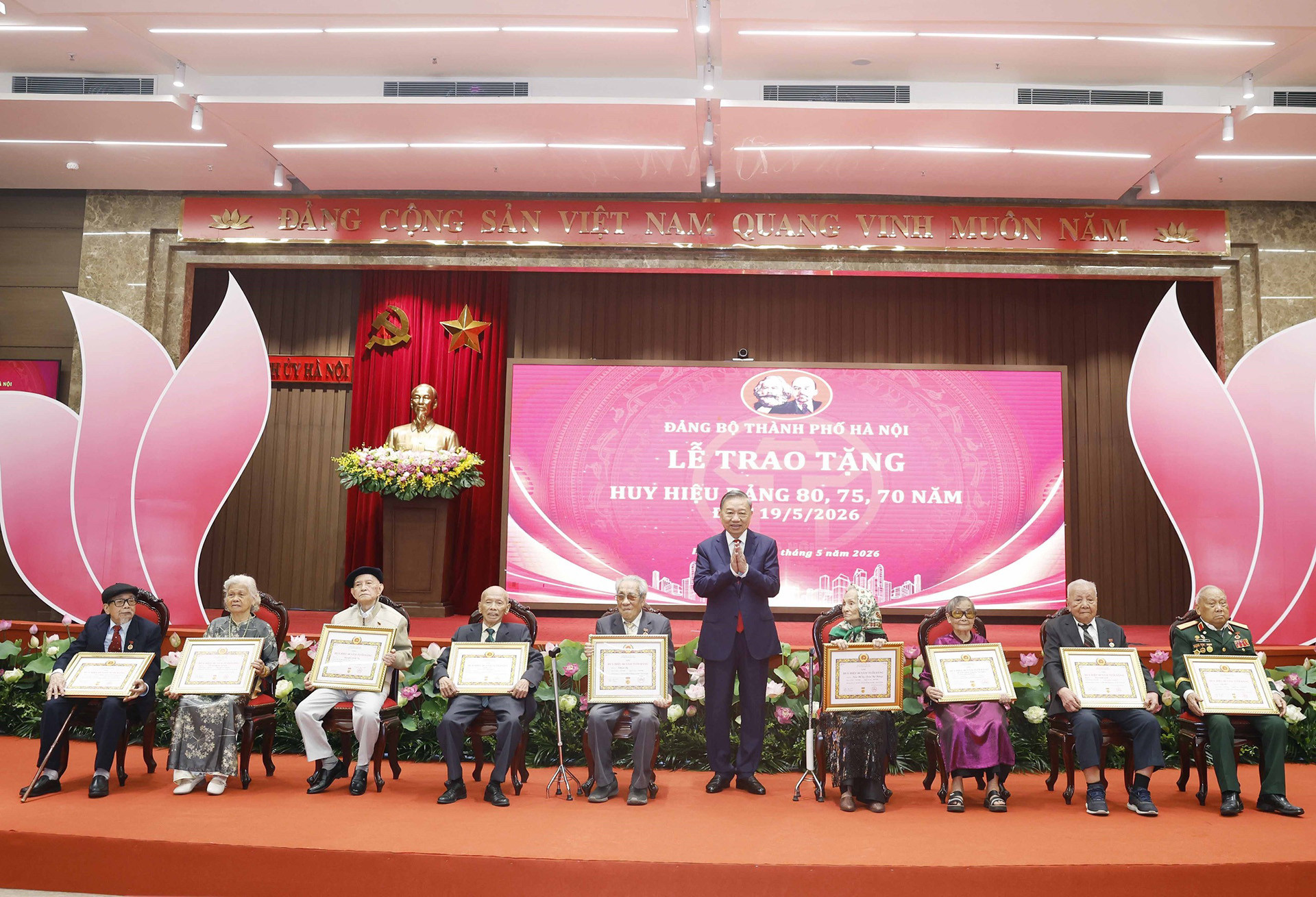 vnapotaltongbithuchutichnuocduletraotanghuyhieudangchodangvienlaothanhcuadangbohanoi8770124 17791633385621741780722.jpg