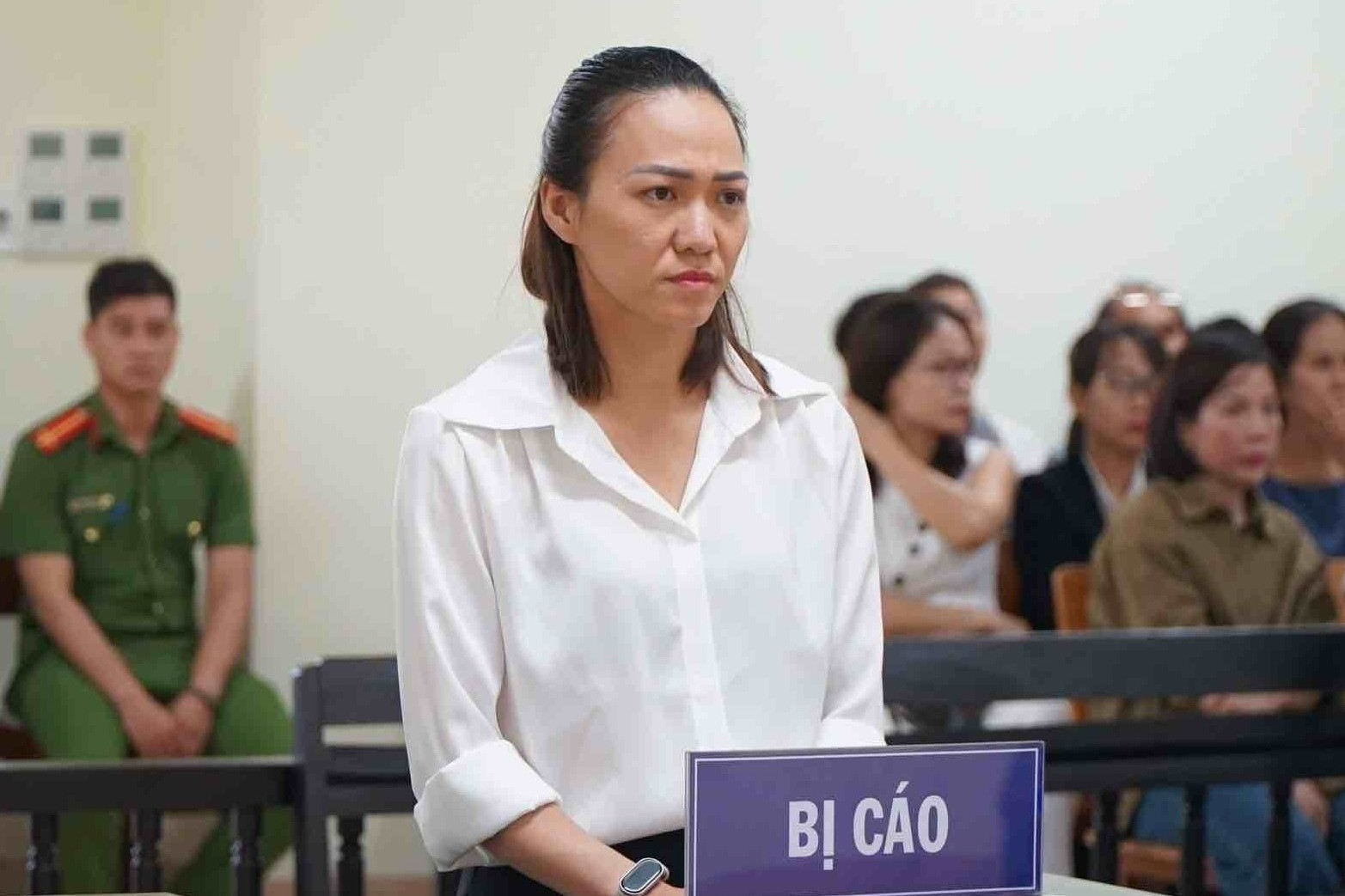 Y án 3 năm tù với người phụ nữ uống 8 lon bia, lái ô tô tông chủ tịch xã tử vong