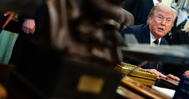 EU cảnh báo đáp trả khi ông Trump tăng thuế ôtô lên 25%