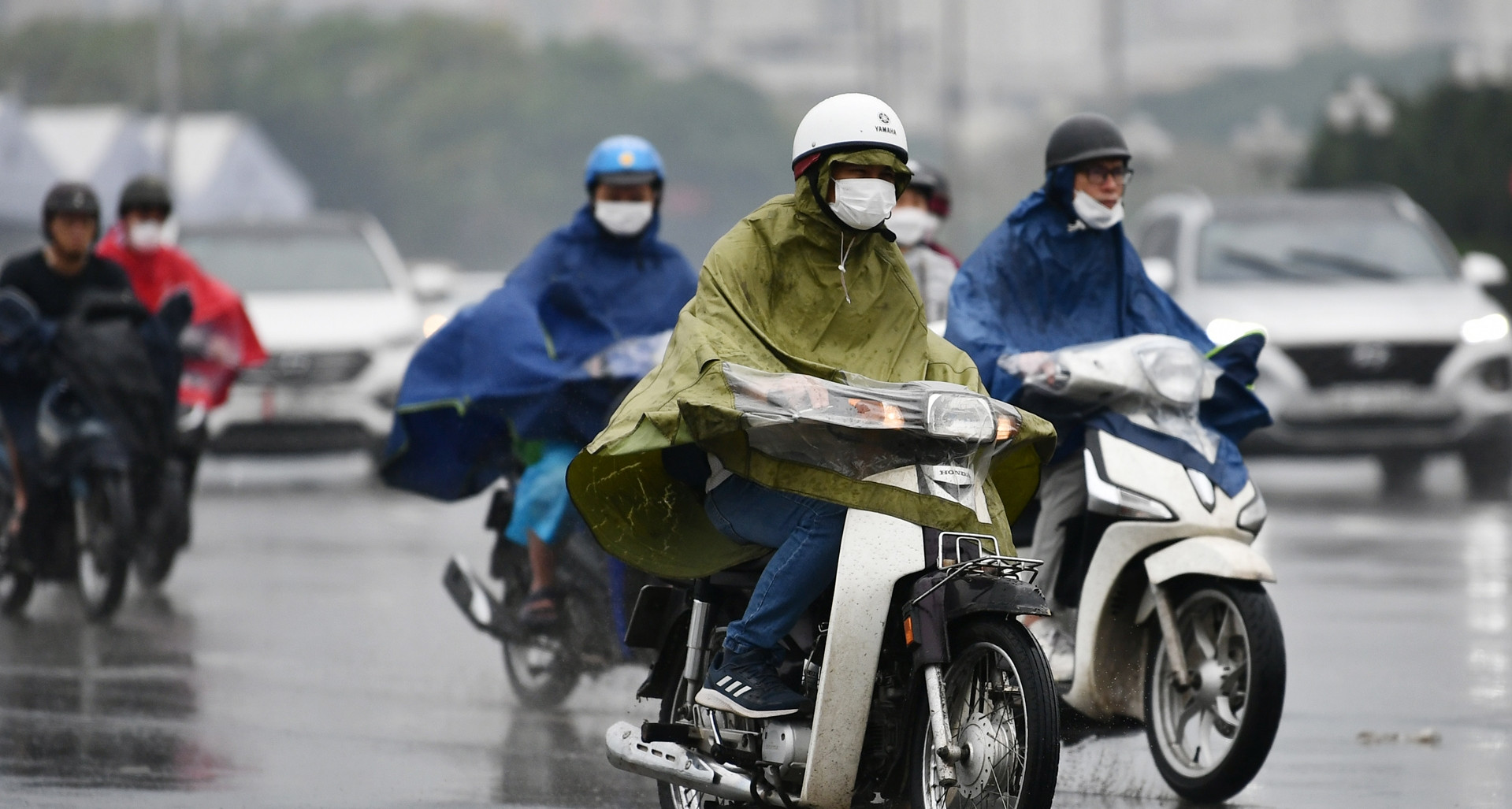 Không khí lạnh dồn xuống, miền Bắc mưa giông, Hà Nội thấp nhất 21 độ