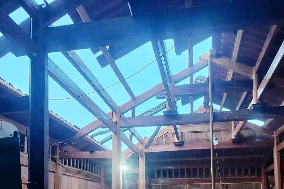 Mưa đá, giông lốc làm hư hại nhà cửa, hoa màu diện rộng