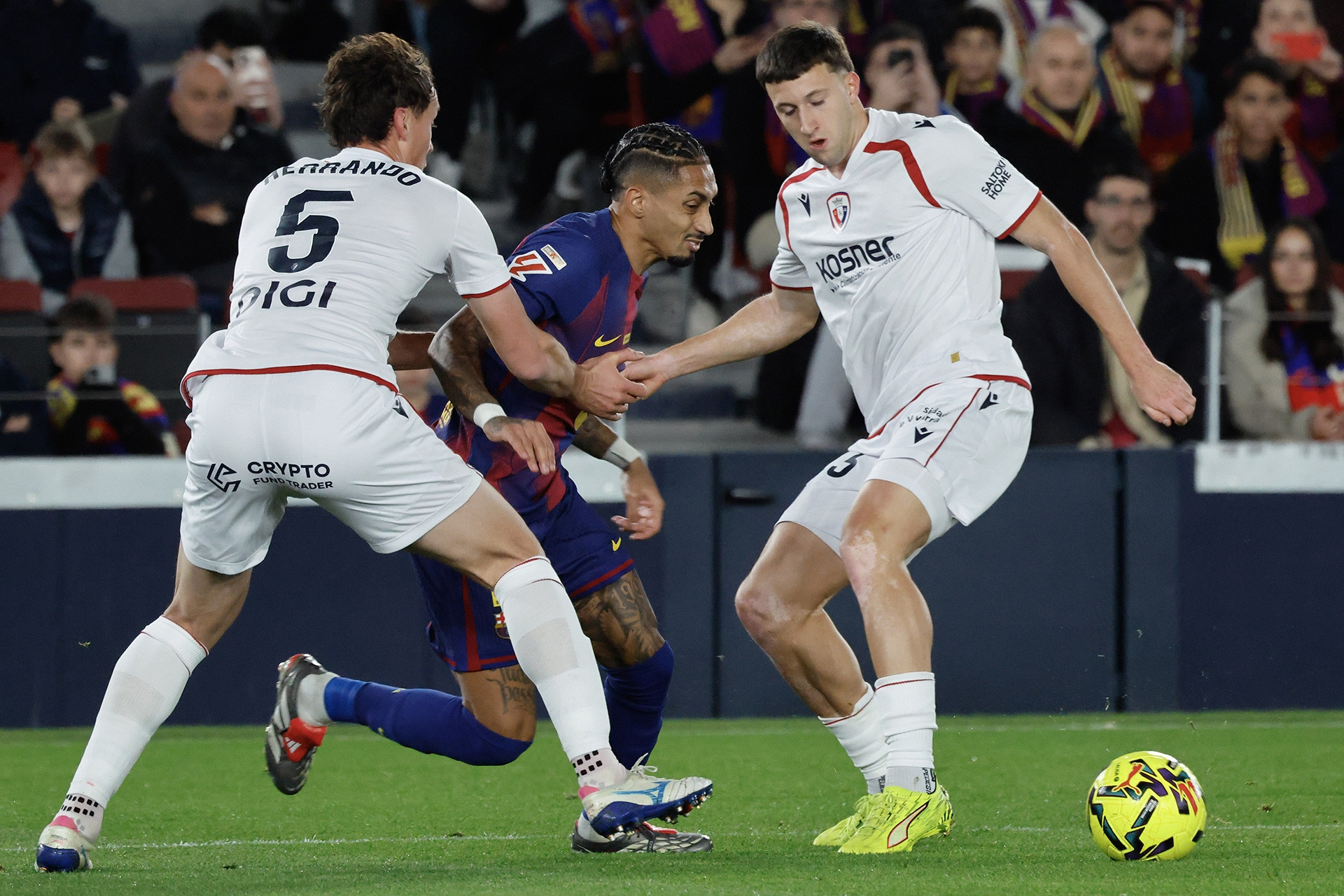 Nhận định bóng đá Osasuna vs Barca: Chờ tiệc vô địch