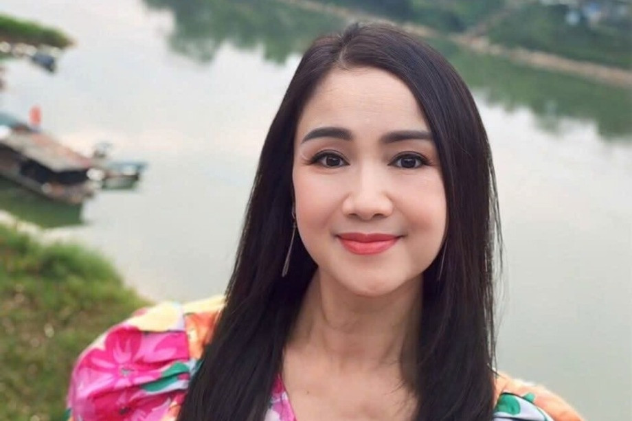 NSND Thu Hà U60 vẫn trẻ trung, diễn viên Hoàng Yến thân thiết bên trai lạ
