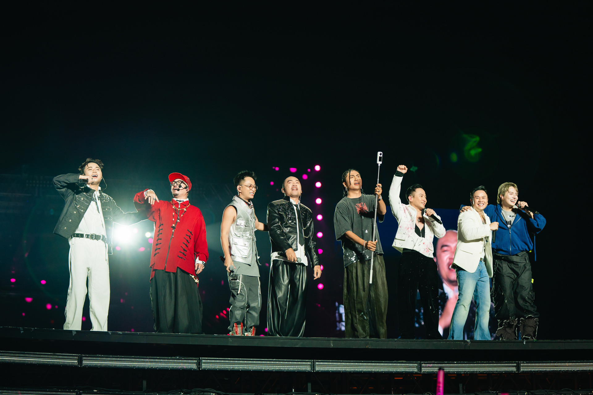 Sao Cũng Được  GH Concert.jpg