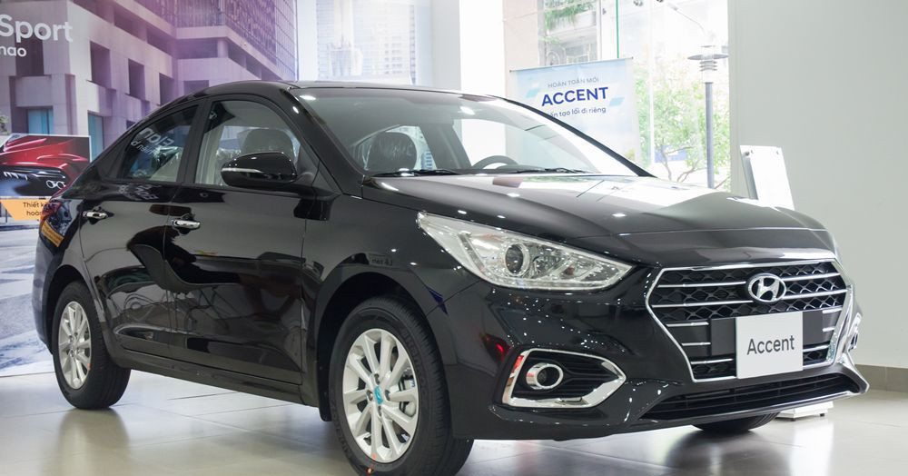 Tài xế ra ngoài, xe bất ngờ chạy: Người ngồi ghế sau có tự thoát được không?