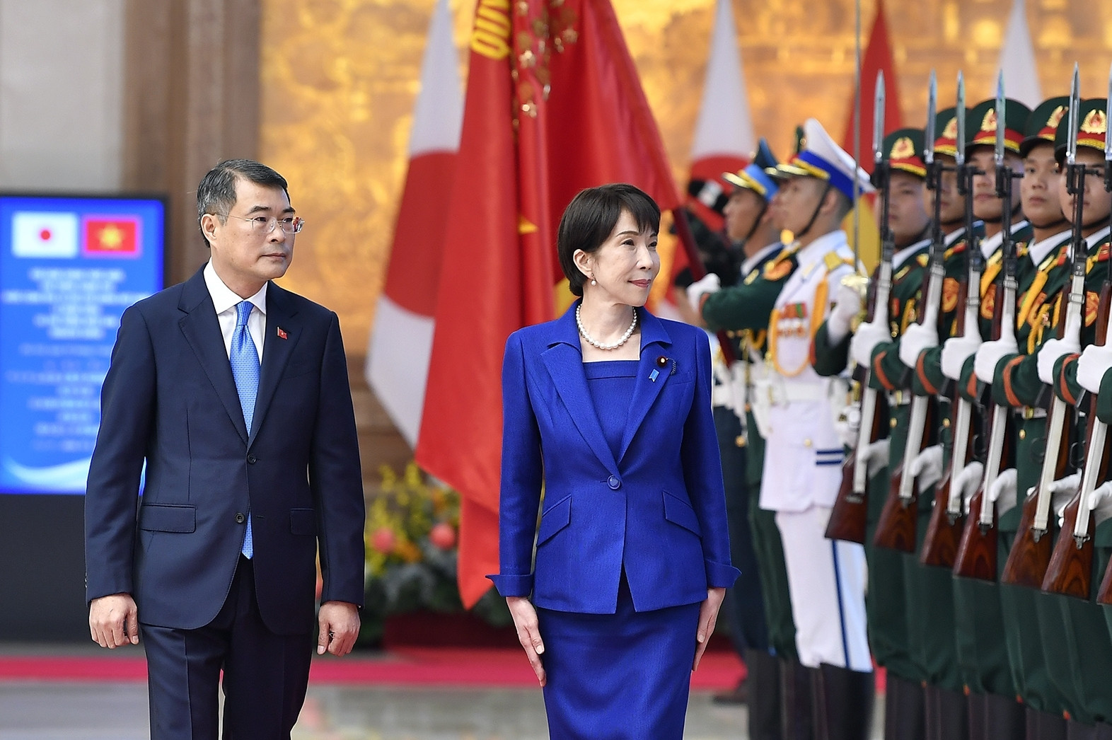 Thủ tướng Lê Minh Hưng chủ trì lễ đón Thủ tướng Nhật Bản Sanae Takaichi