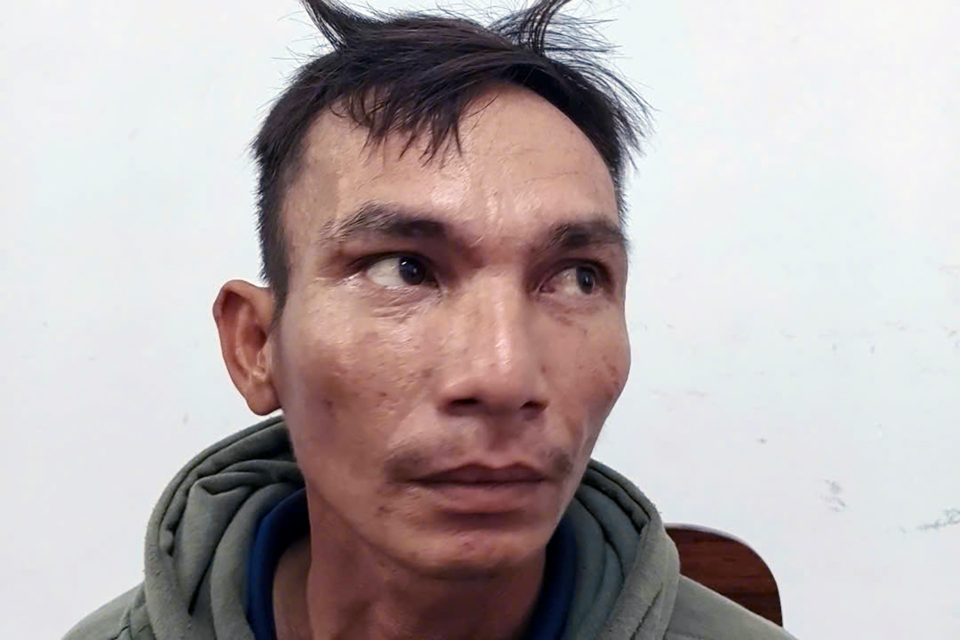 Doi tuong Nghia 1.jpg