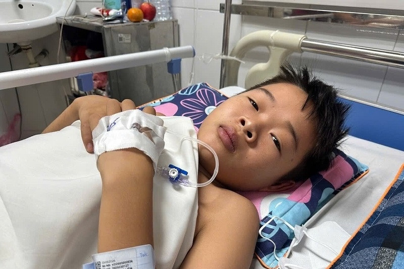 Được hỗ trợ đủ phí điều trị, gia đình em Quách Quang Liêm xin ngừng nhận ủng hộ