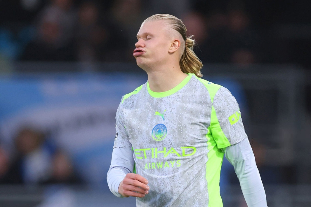 Hòa Bournemouth, Man City dâng cúp cho Arsenal