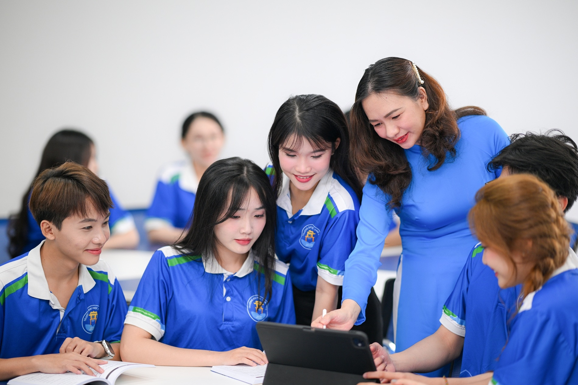 Trường ĐH Văn Hiến xét tuyển học bạ linh hoạt, công bố học bổng hấp dẫn