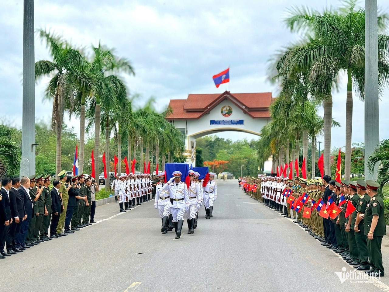 W-liệt sĩ 5.jpg