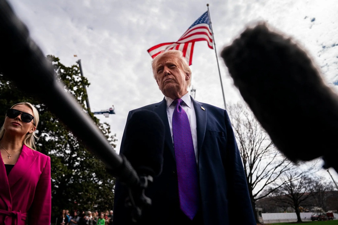 00dc trump war kmtc superJumbo.jpg