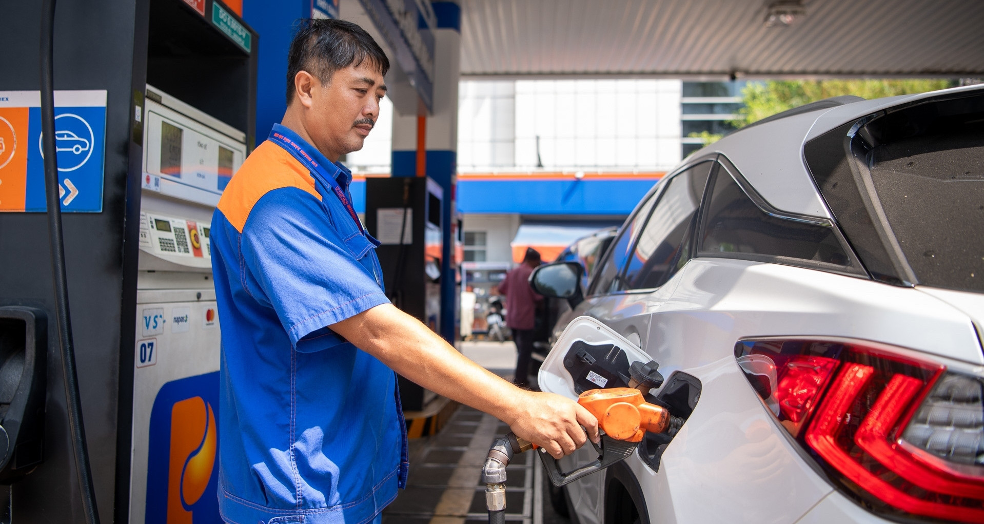 ‘Khai tử’ xăng RON95 từ 1/6, thị trường còn những loại xăng nào?