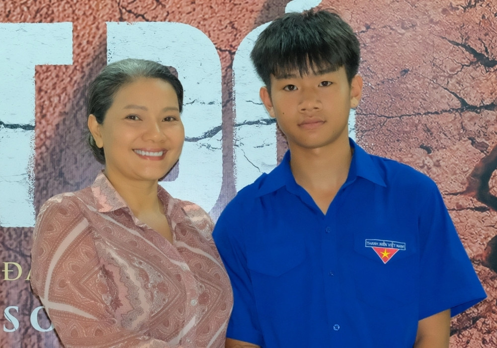 batch_dan dien vien dat do 7 1779091453.jpg