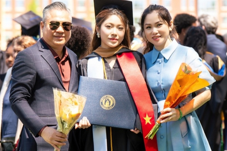 Hoa hậu Việt biết 4 thứ tiếng tốt nghiệp loại xuất sắc tại đại học Mỹ