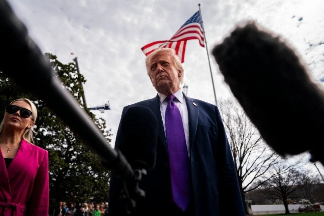 Ông Trump nói Mỹ sẵn sàng 'đợi vài ngày', Iran chuyển thông điệp qua Pakistan
