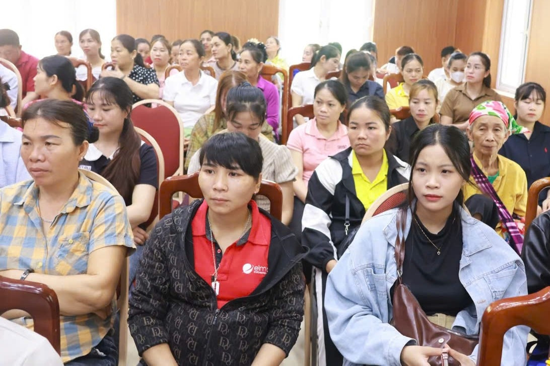 Phú Lệ từng bước giảm nghèo thông tin y tế cho đồng bào dân tộc thiểu số