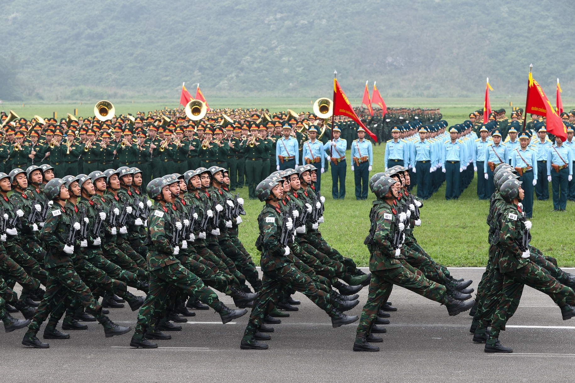 Sĩ quan Quân đội nghỉ hưu sớm có thể được hỗ trợ 5 tháng tiền lương