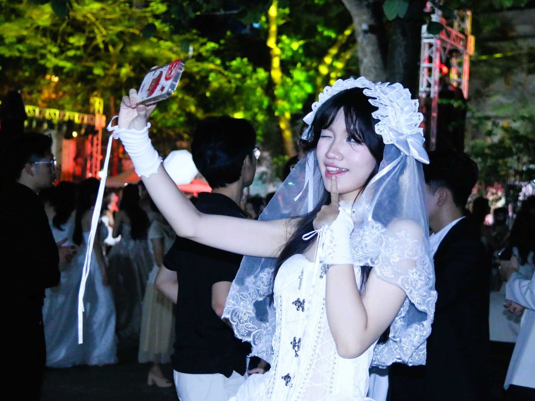 https://static-images.vnncdn.net/vps_images_publish/000001/000003/2026/5/21/thpt-kim-lien-13a-1036.jpg