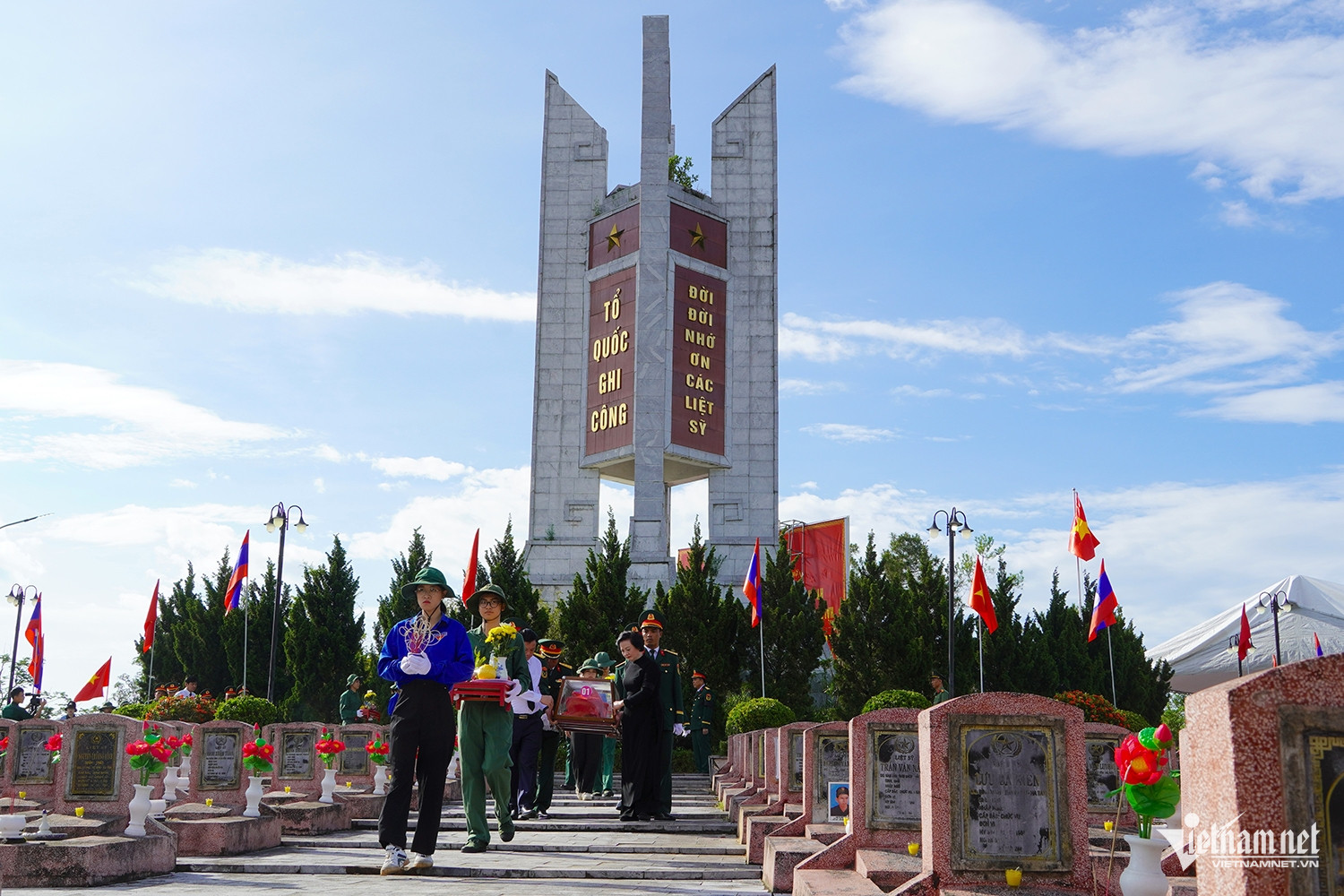 W-an táng liệt sĩ 9.JPG.jpg