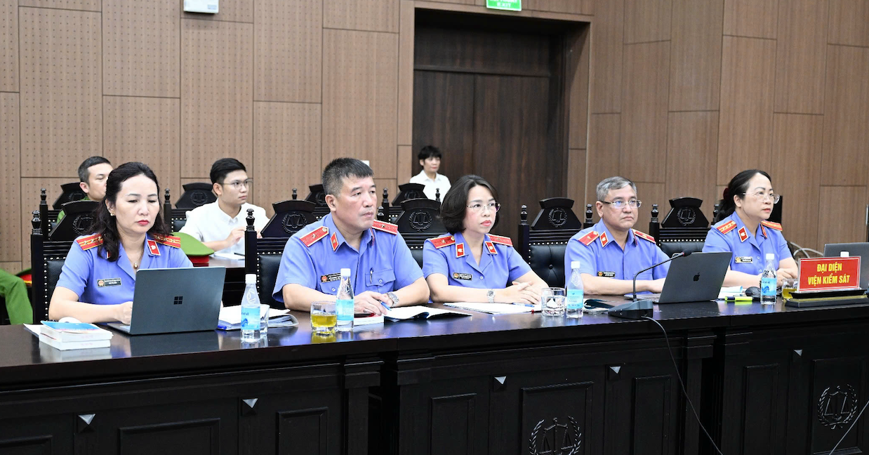 Xét xử cựu Bộ trưởng Nguyễn Thị Kim Tiến: VKS nhắc đến sự lãng phí tiền thuế của dân
