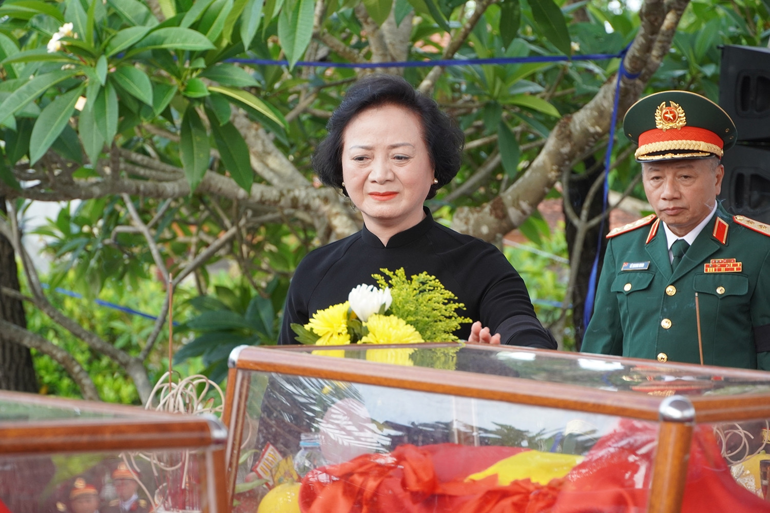 Xúc động lễ truy điệu và an táng 80 hài cốt liệt sĩ Việt Nam hy sinh tại Lào
