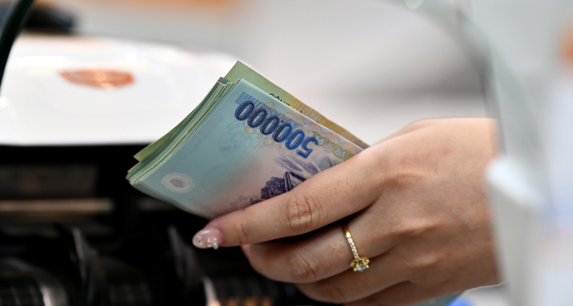 Cục Thuế làm rõ trường hợp nợ 15.000 đồng bị tạm hoãn xuất cảnh