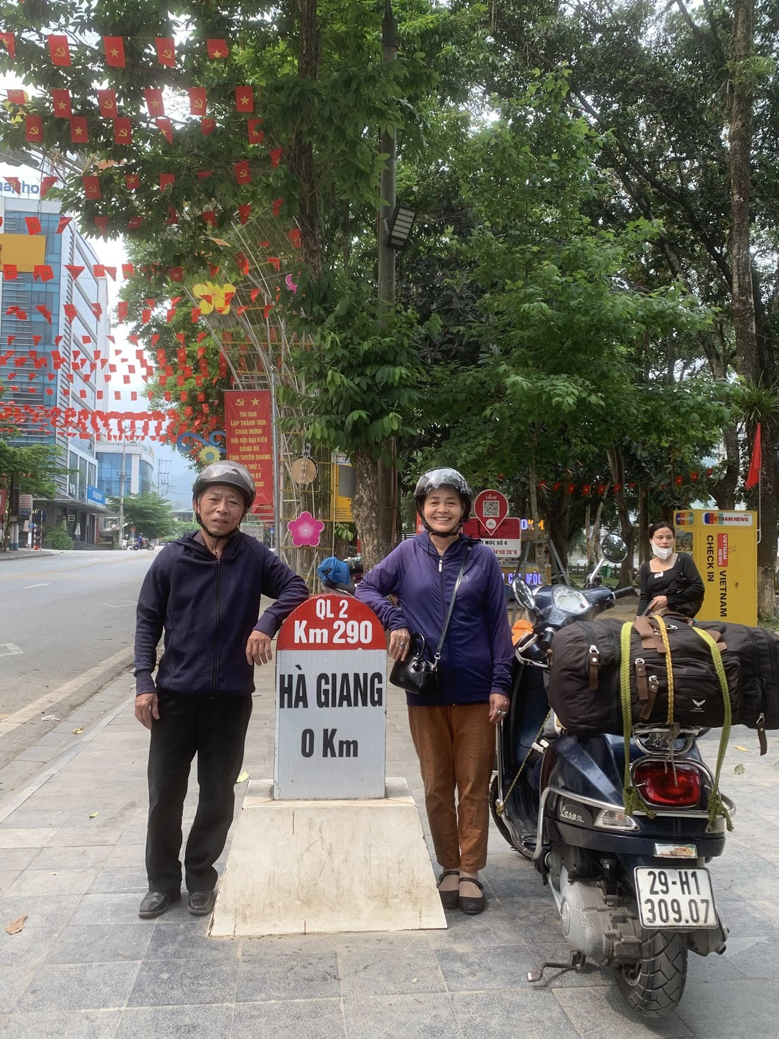 https://static-images.vnncdn.net/vps_images_publish/000001/000003/2026/5/22/di-ha-giang-2990.jpg