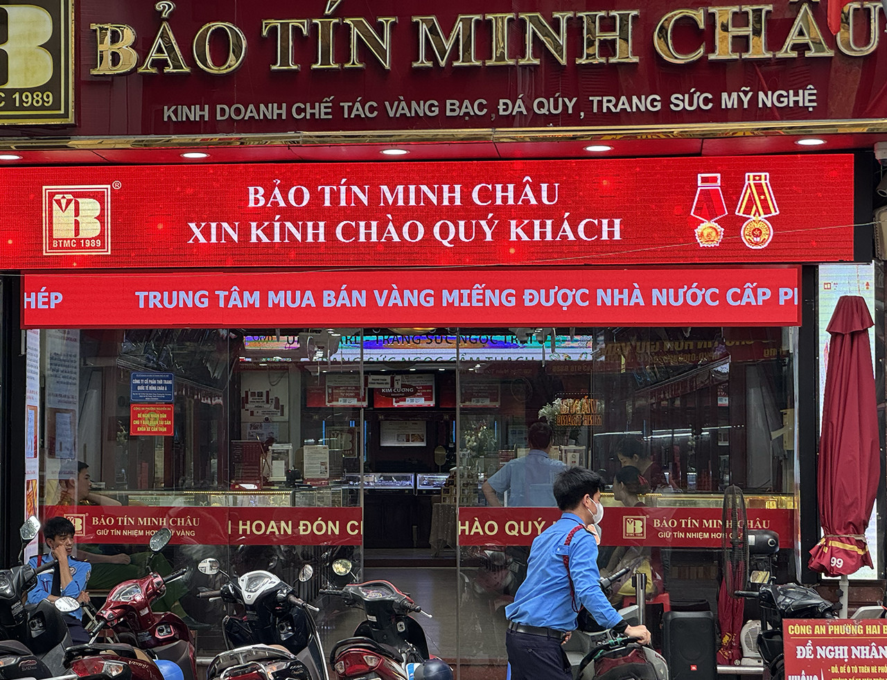 giao dich ban vang.jpg