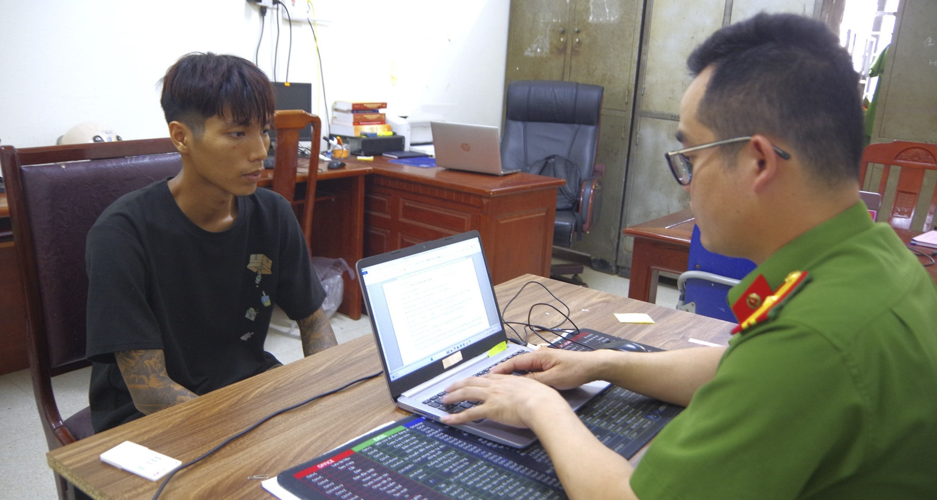Hành trình truy bắt nghi phạm đe dọa thai phụ, cướp 40 điện thoại iPhone