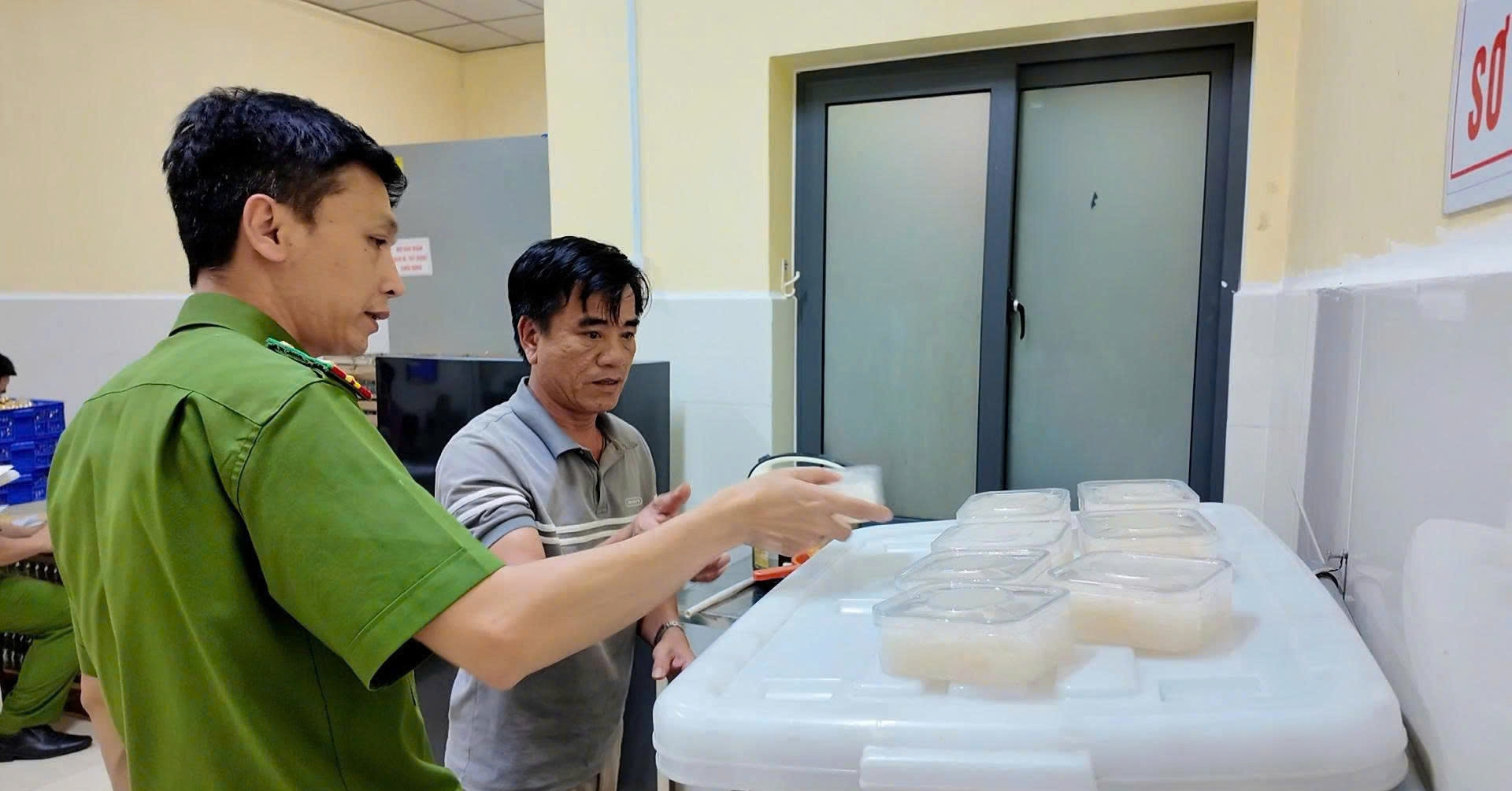Vụ giám đốc công ty sản xuất 11.000 hũ yến giả: Công an công bố hình ảnh sản phẩm