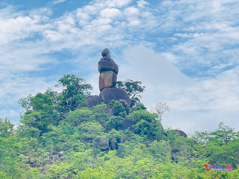 W-Đá ông Phật 1.jpg