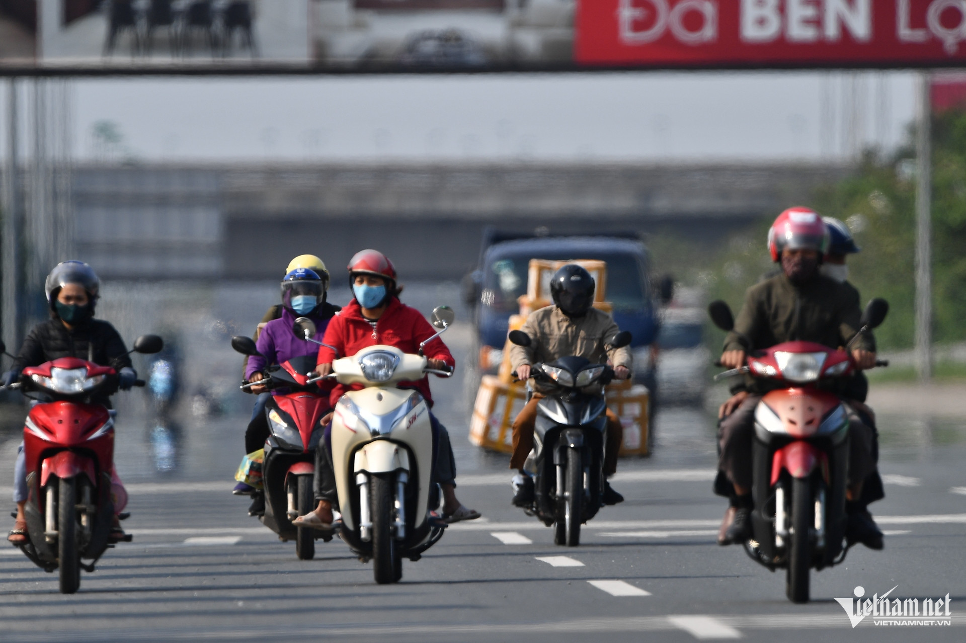 W-nang nong Ha Noi N Khanh 4.jpg
