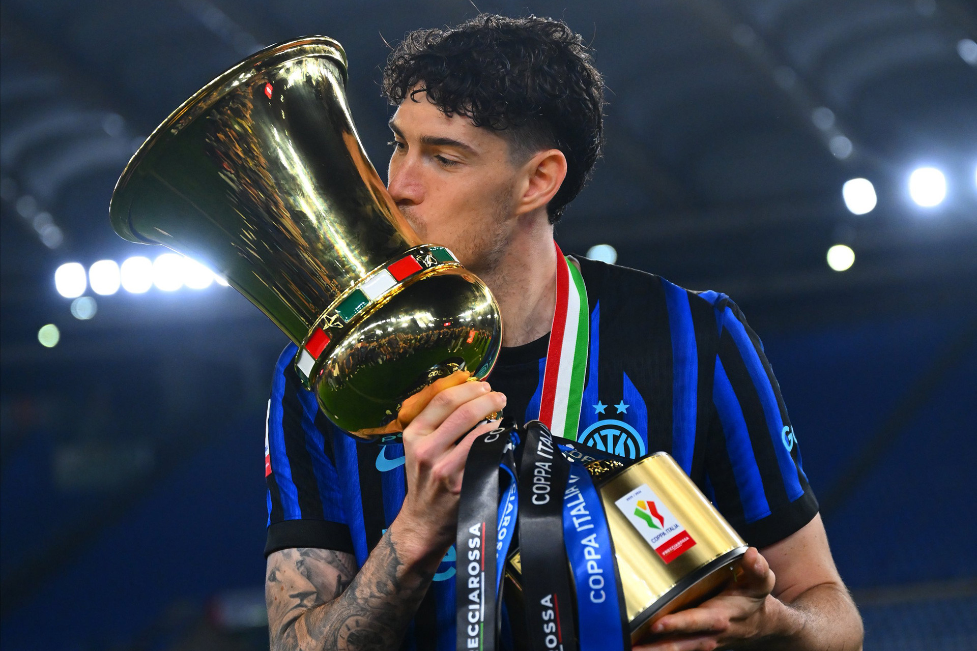 Bastoni Inter.jpg