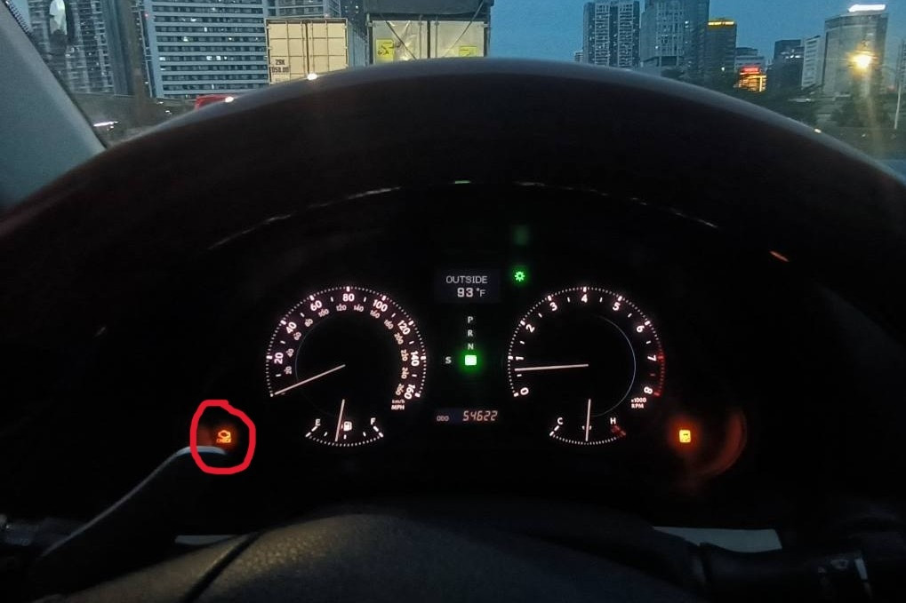 Chủ xe đổ xăng E10 than phiền bị hụt ga, chết máy và lời giải từ chuyên gia ô tô