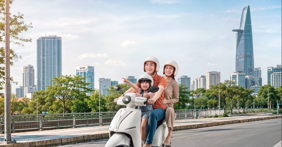 Dat Bike ERA: Giải pháp sạc tích hợp, pin bền bỉ cho xe máy điện