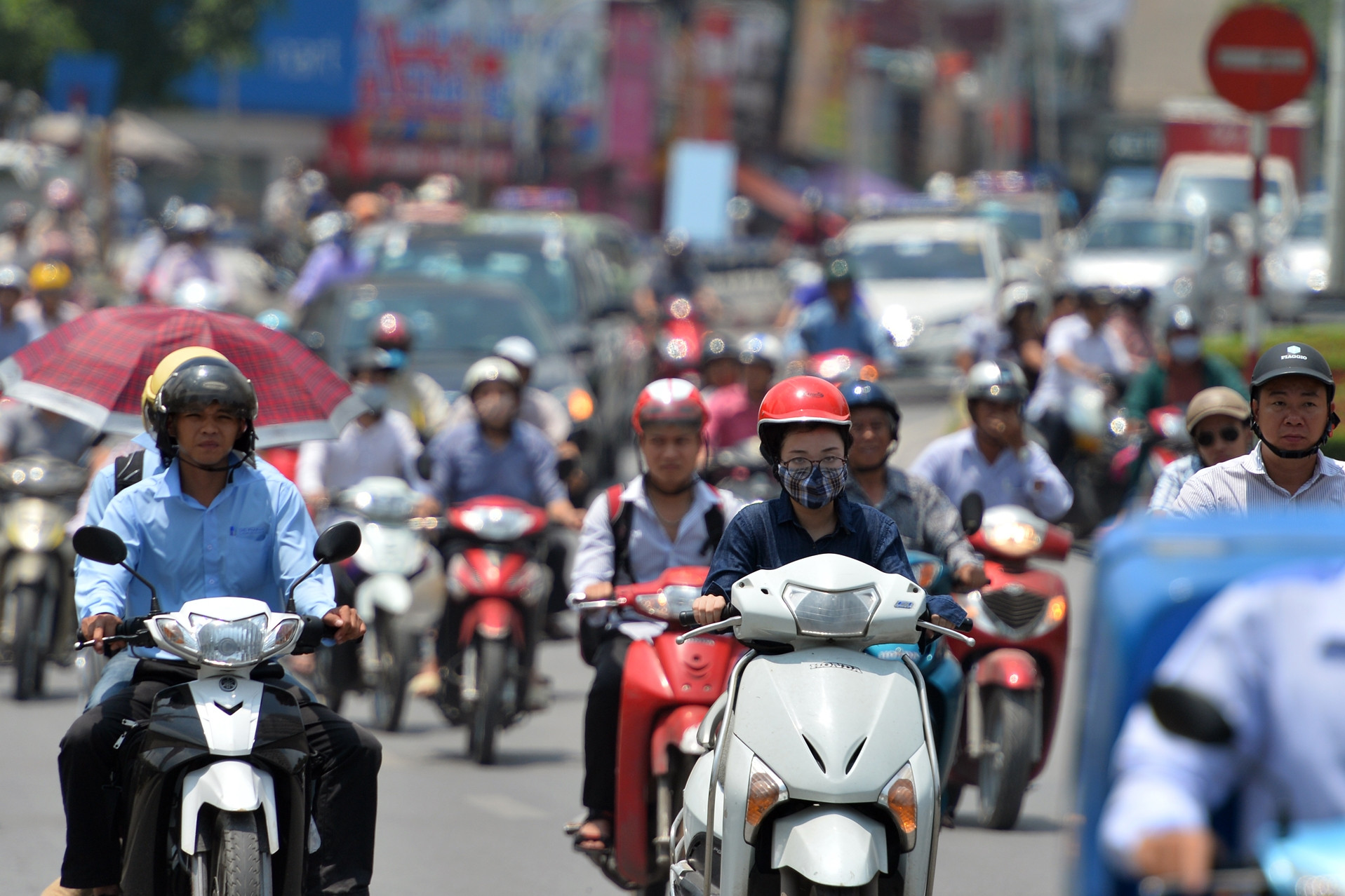 Hà Nội nóng nhất cả nước, miền Bắc và Trung Bộ bước vào 4 ngày 'chảo lửa'